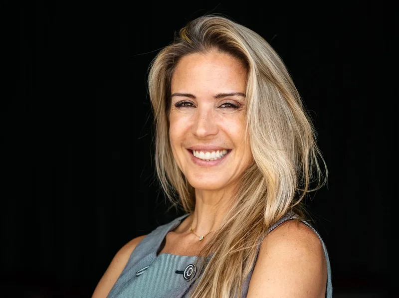 Förbättra välbefinnande och produktivitet med Christina Radics expertis inom hälsa och teamutveckling!