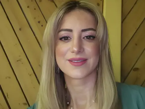 Amanda Farhadian